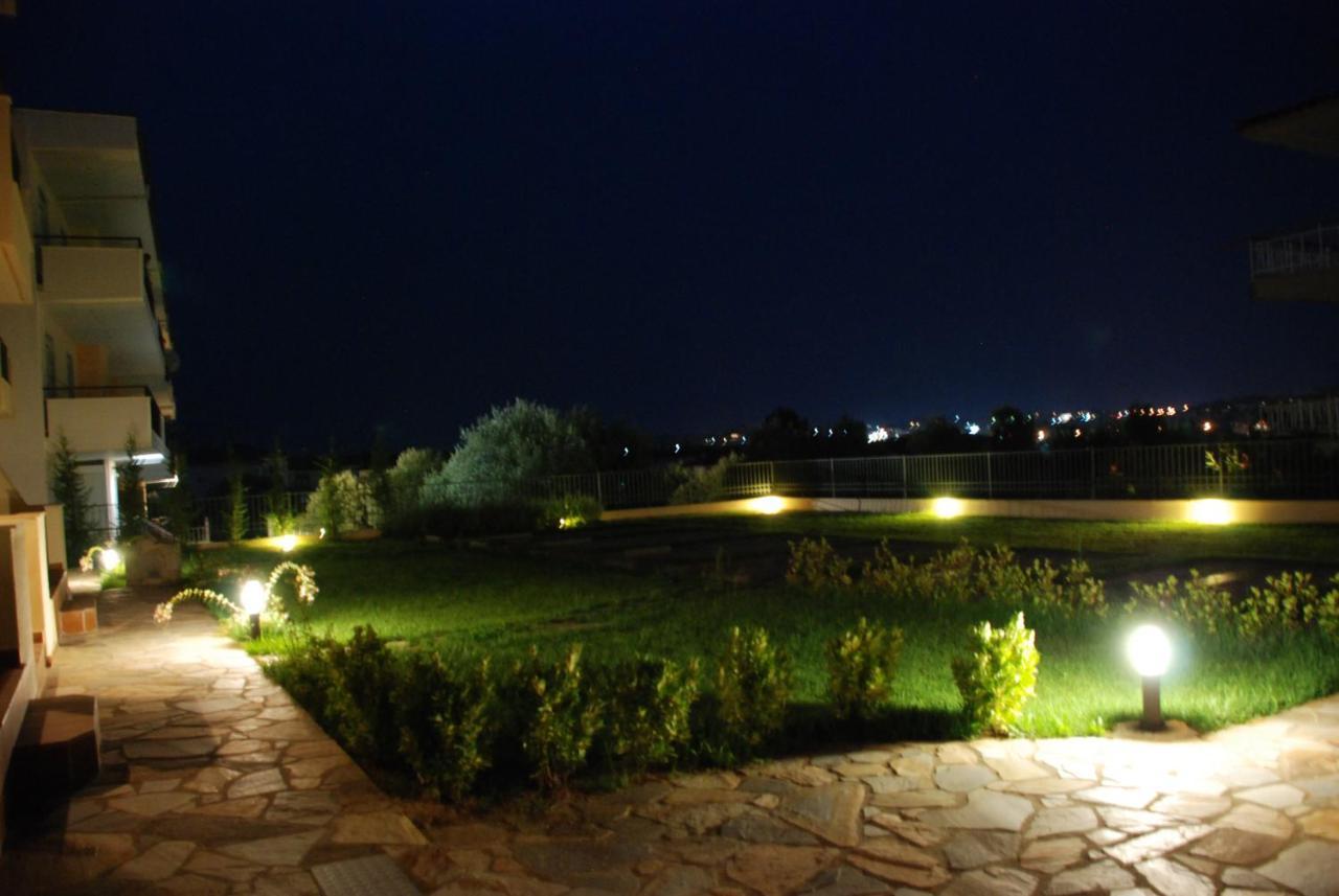 Alexandros Maisonettes & Apartments Nea Moudania Esterno foto